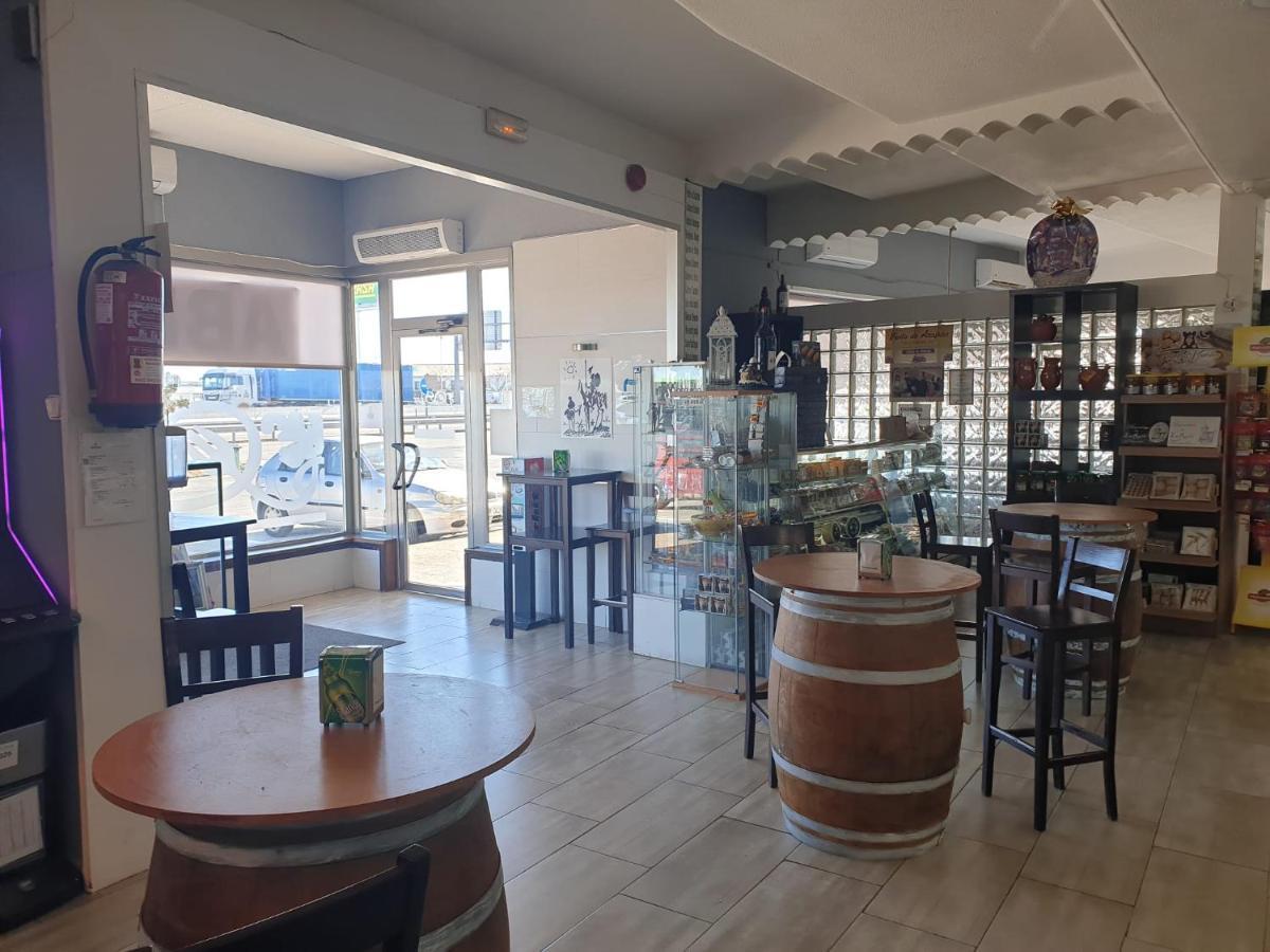 Complejo Hotelero Saga Manzanares Bagian luar foto